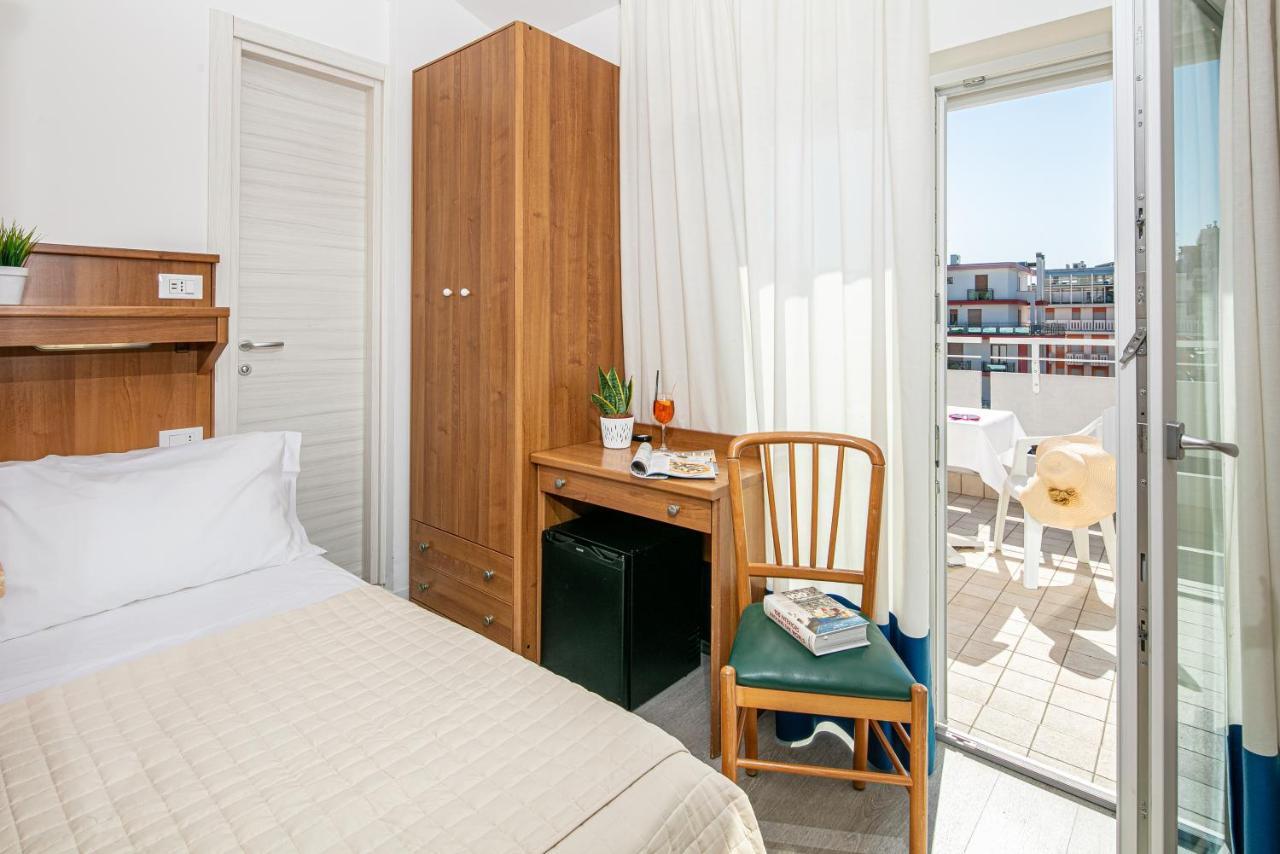 Hotel Pigalle Lido di Jesolo Dış mekan fotoğraf
