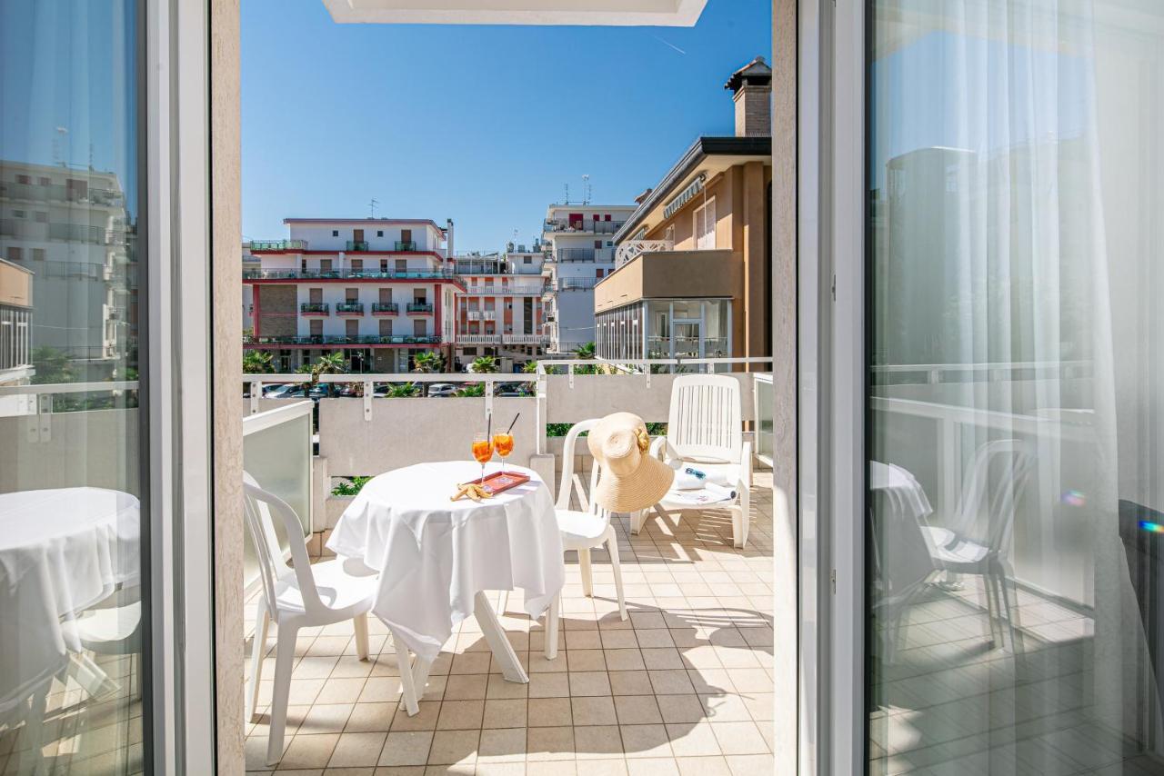 Hotel Pigalle Lido di Jesolo Dış mekan fotoğraf