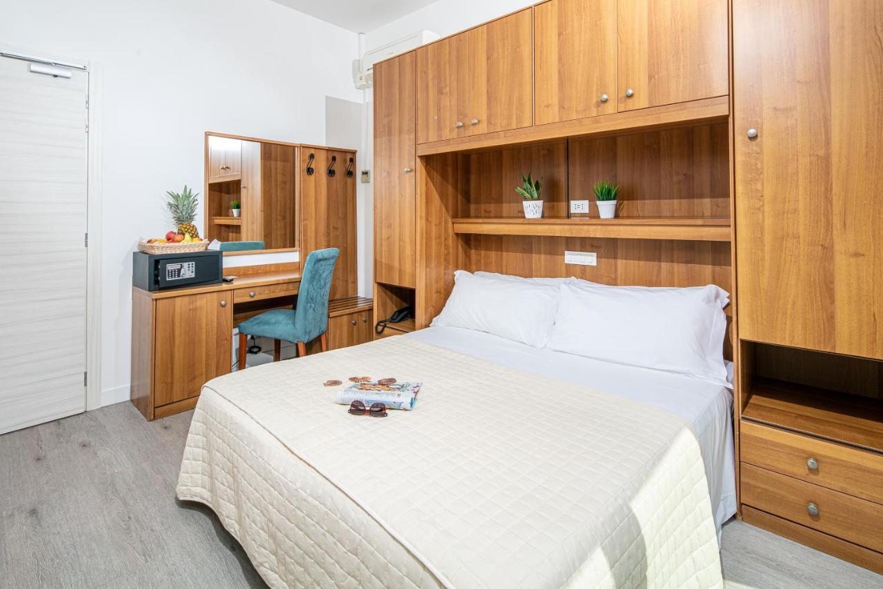 Hotel Pigalle Lido di Jesolo Dış mekan fotoğraf