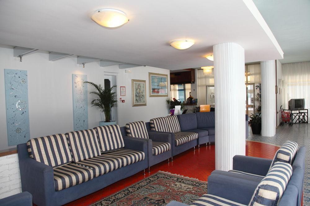 Hotel Pigalle Lido di Jesolo Dış mekan fotoğraf