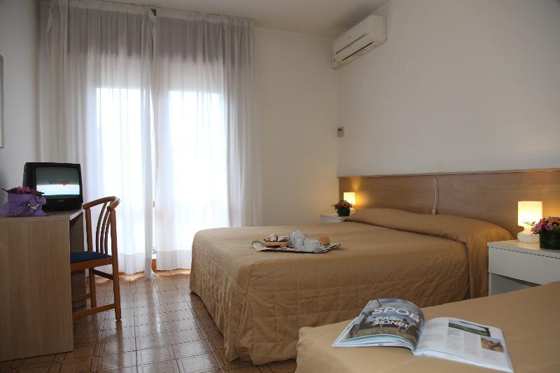 Hotel Pigalle Lido di Jesolo Dış mekan fotoğraf