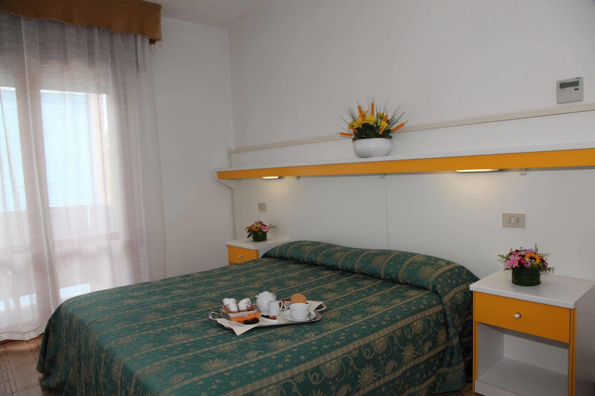 Hotel Pigalle Lido di Jesolo Dış mekan fotoğraf